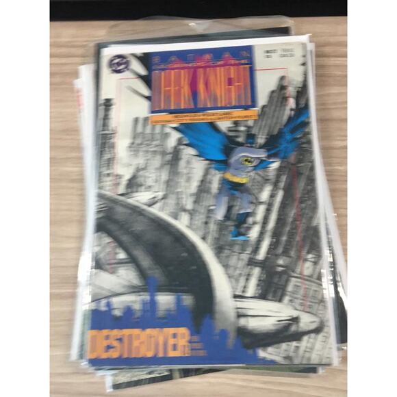 Batman Comic Book Lot of 10 - Picture 6 of 10